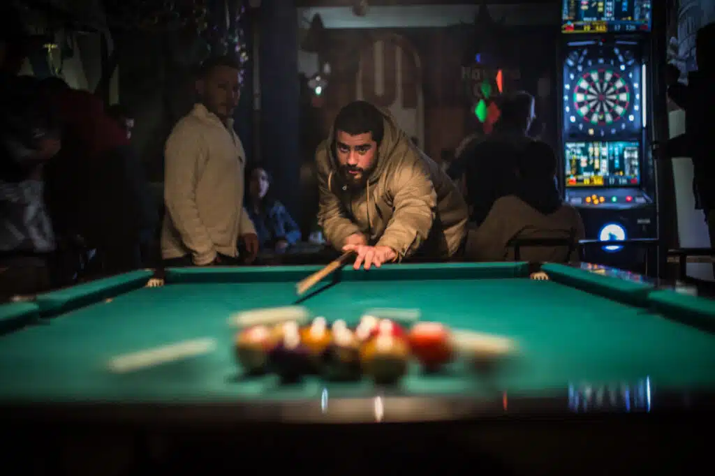 How to Attract Customers to a Sports Bar