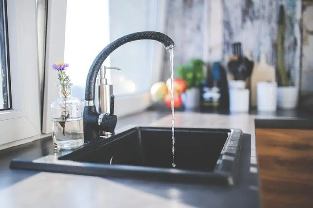 Useful Tips For Homeowners On How To Ensure Their Tap Water Is Free Of Toxins