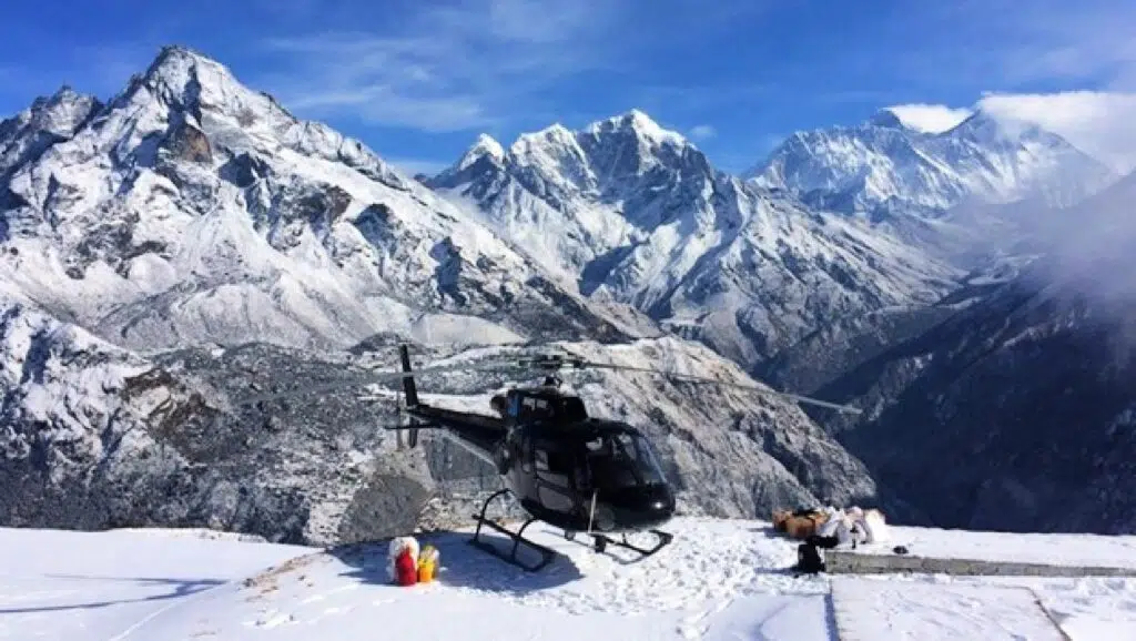 An Ultimate Guide To The Everest Base Camp Helicopter Tour