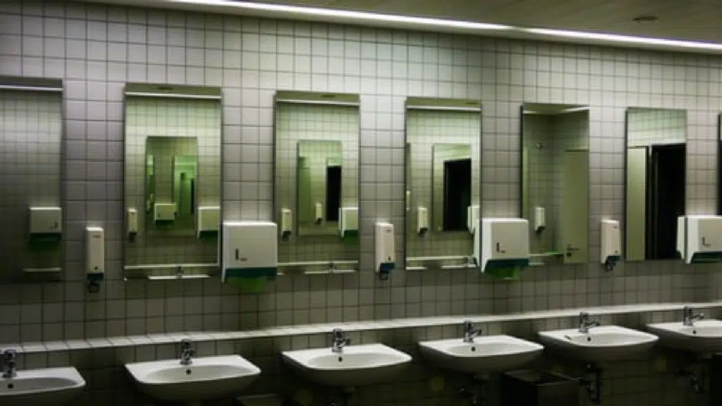 Designing A Commercial Restroom? Here Are Some Helpful Tips