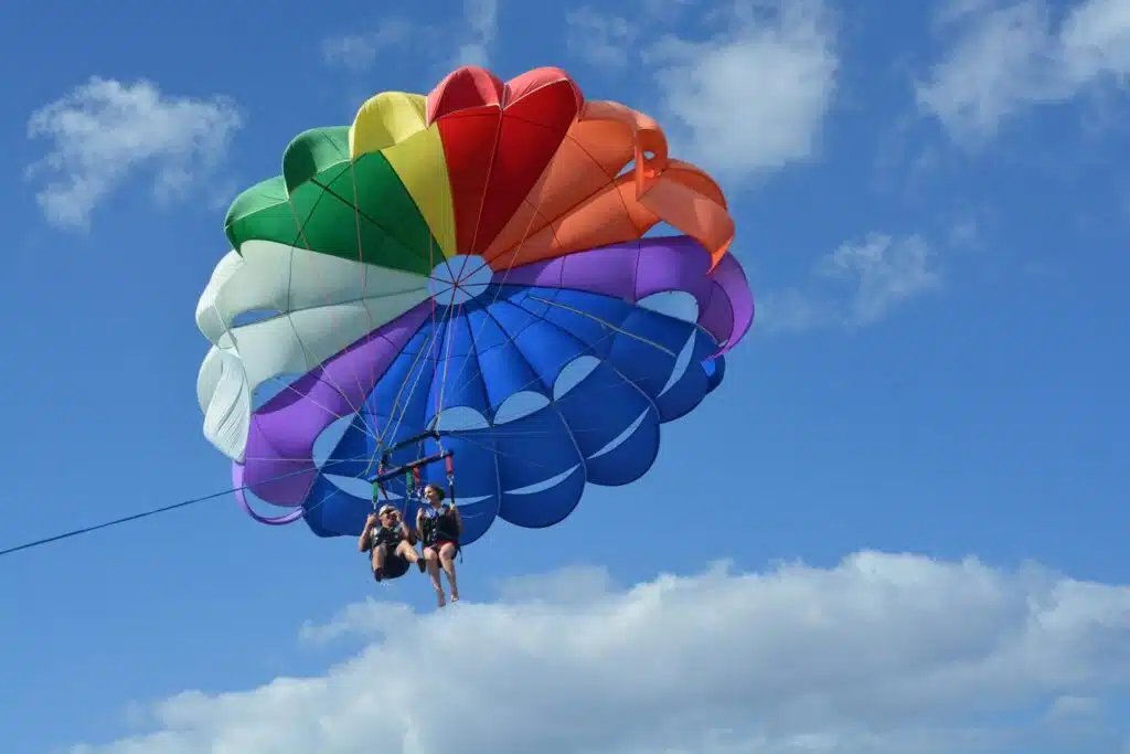 What Can I Expect From A Parasailing Trip?
