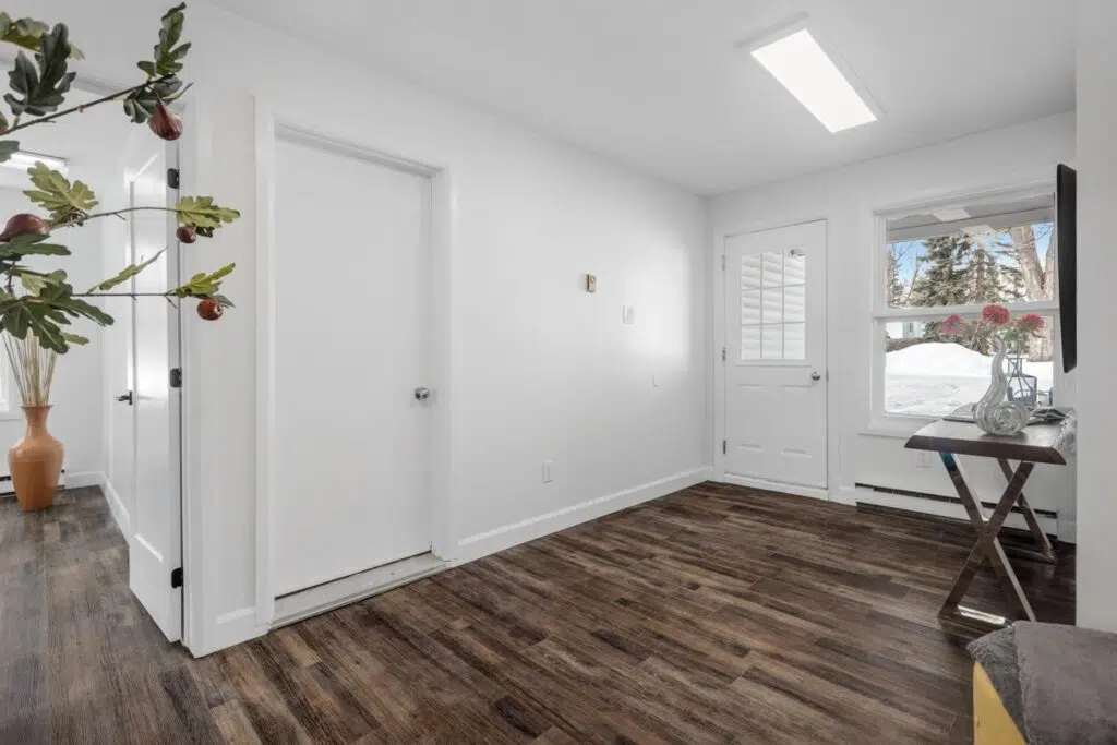 What Is Click LVT Flooring?