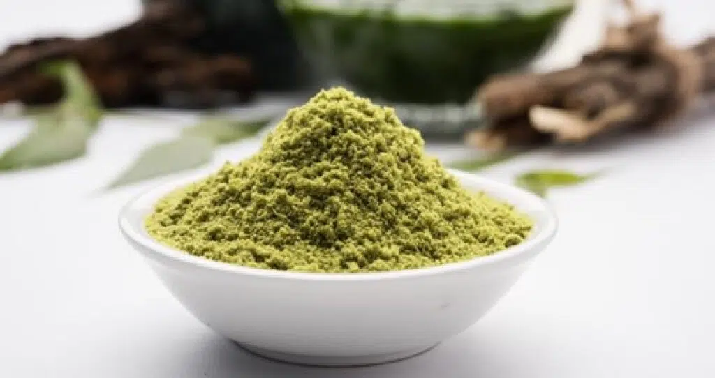 7 Reasons To Use Neem Powder For Hair