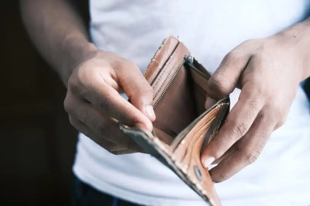 6 Ways You Can Help People Living In Poverty