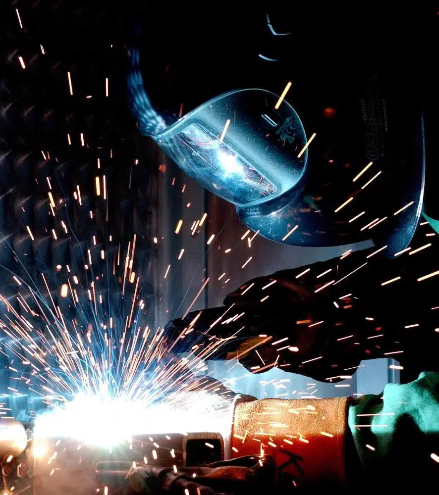 Choosing The Best Weld Fume Contractor? Consider These 5 Tips