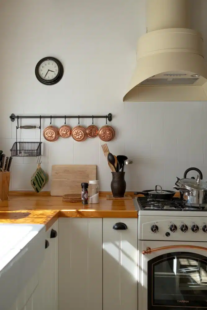 Here&rsquo;s Why Every Kitchen Needs A Custom Stove Hood