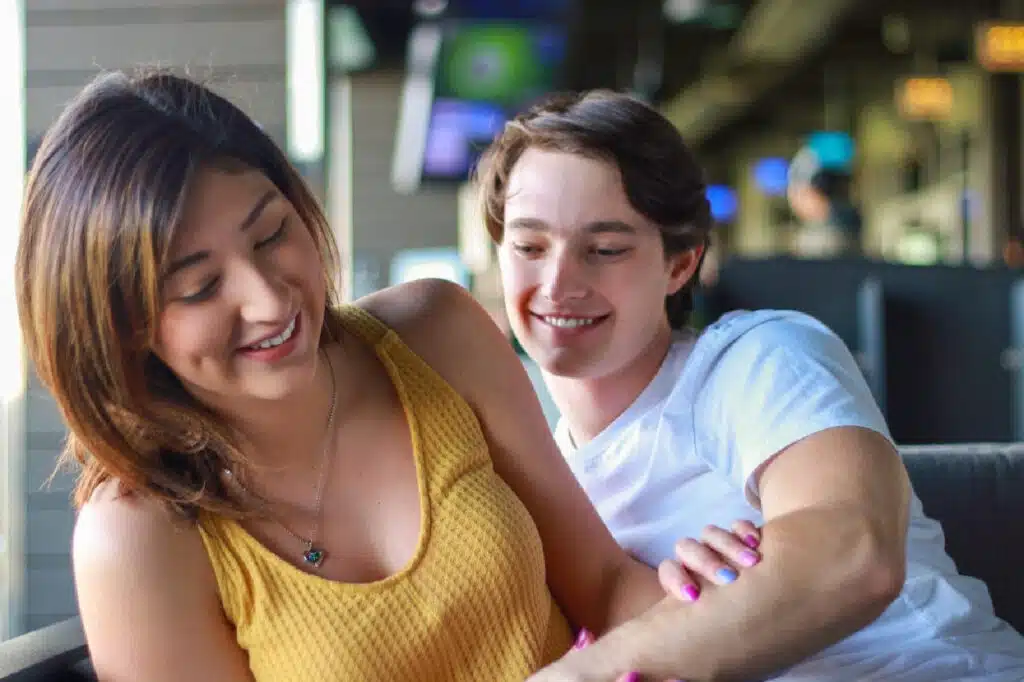 5 Tips For Building Strong And Happy Relationships