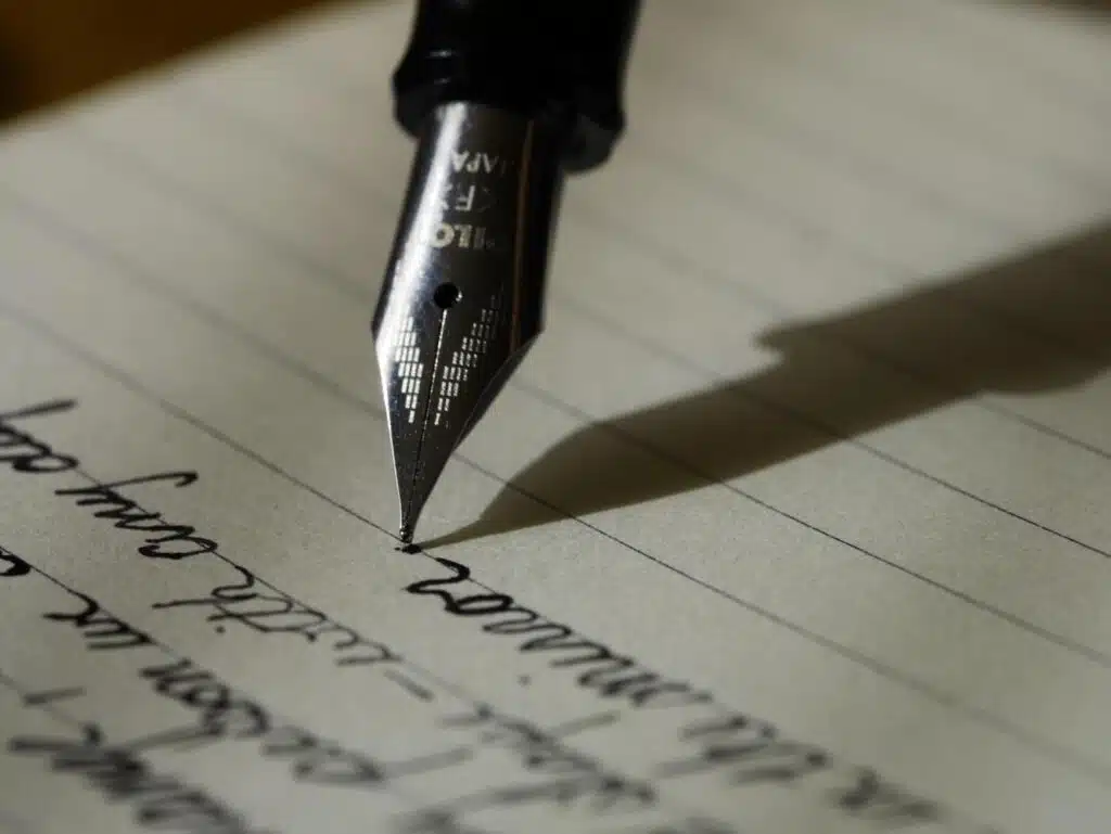 Handwritten Thank-You Notes: Essential Reasons Why They Are Still Important