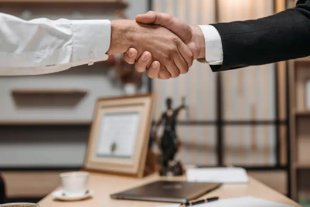 Things To Keep In Mind When Dealing With Lawyers