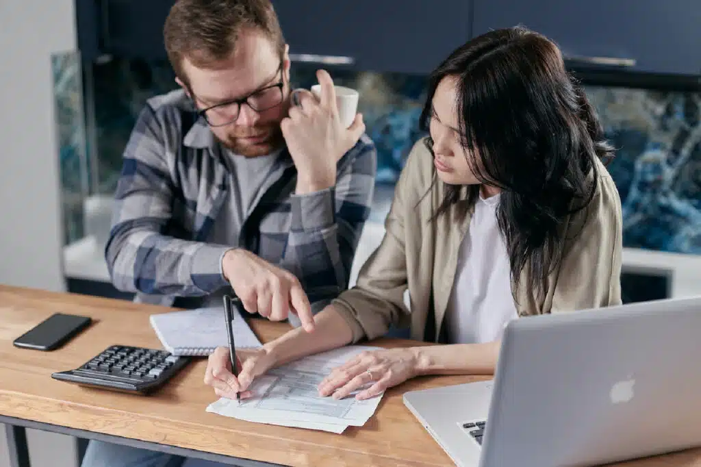 Tips For Managing A Joint Family Credit Account