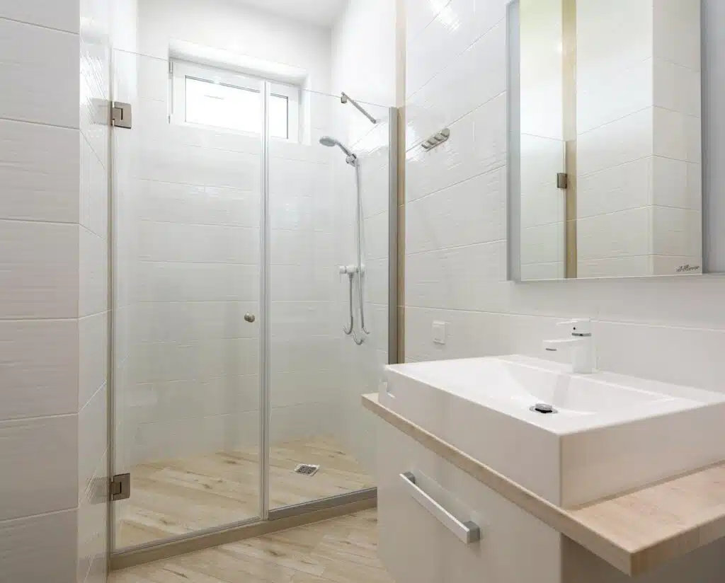 Create An Enviable Home Bathroom With These Shower Door Tips