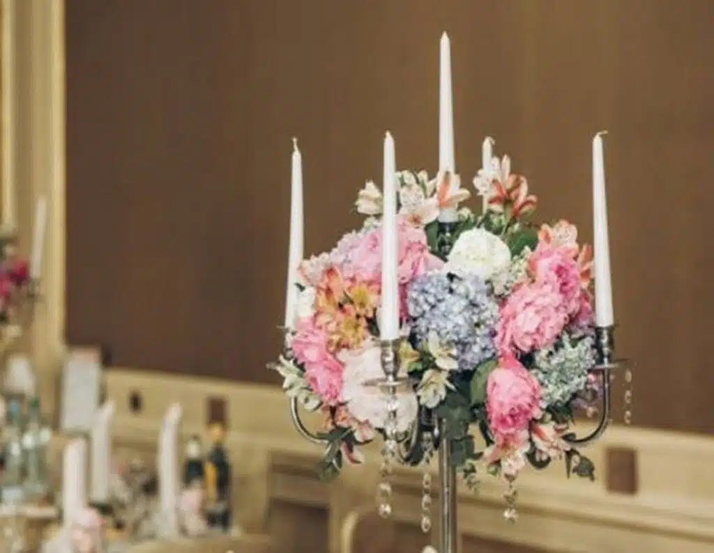 Ideas To Decorate Candle Holder Centerpieces For A Wedding