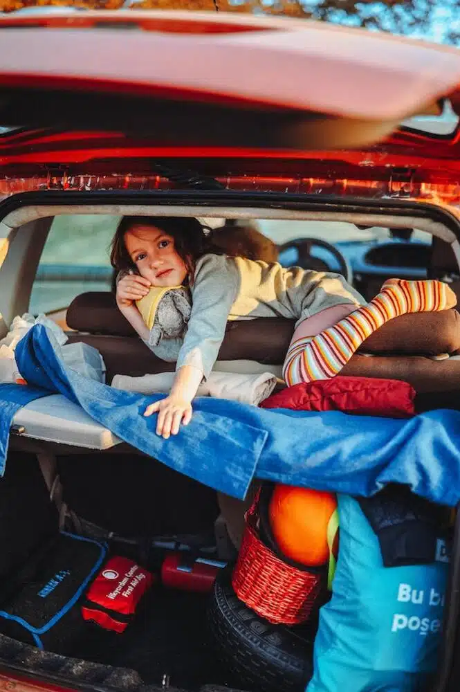 8 Tips For Keeping Kids Calm And Content While Traveling
