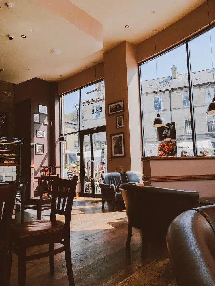 Starting Your New Caf&eacute; &ndash; Learn About Some Cool Furniture Ideas