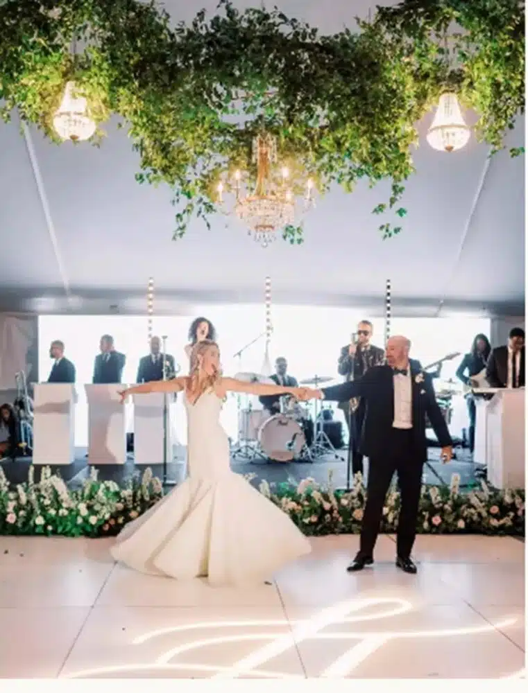 8 Ways To Dress Up Your Wedding Band Stage