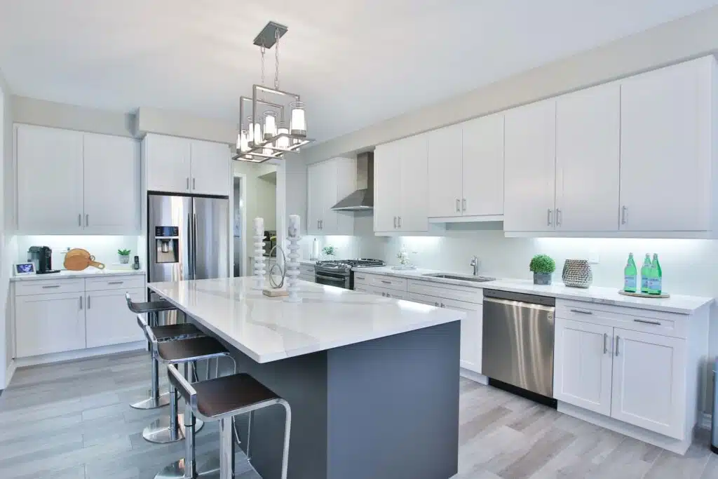 Picking The Ideal Surfaces And Floors For A Busy Kitchen