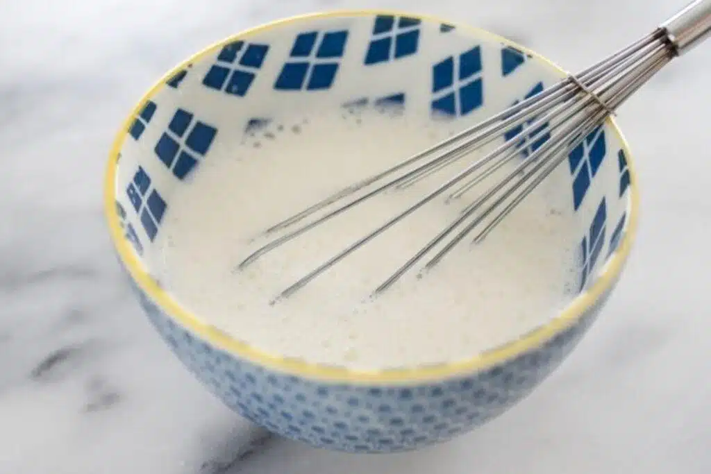 How To Froth Milk: 3 Quickest Ways For Busy Coffee Drinkers