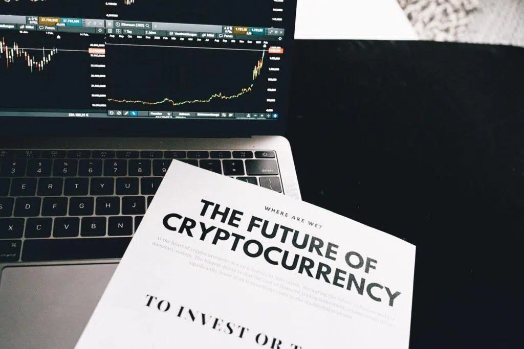 The Pros And Cons Of Altcoins For Long-Term Investments
