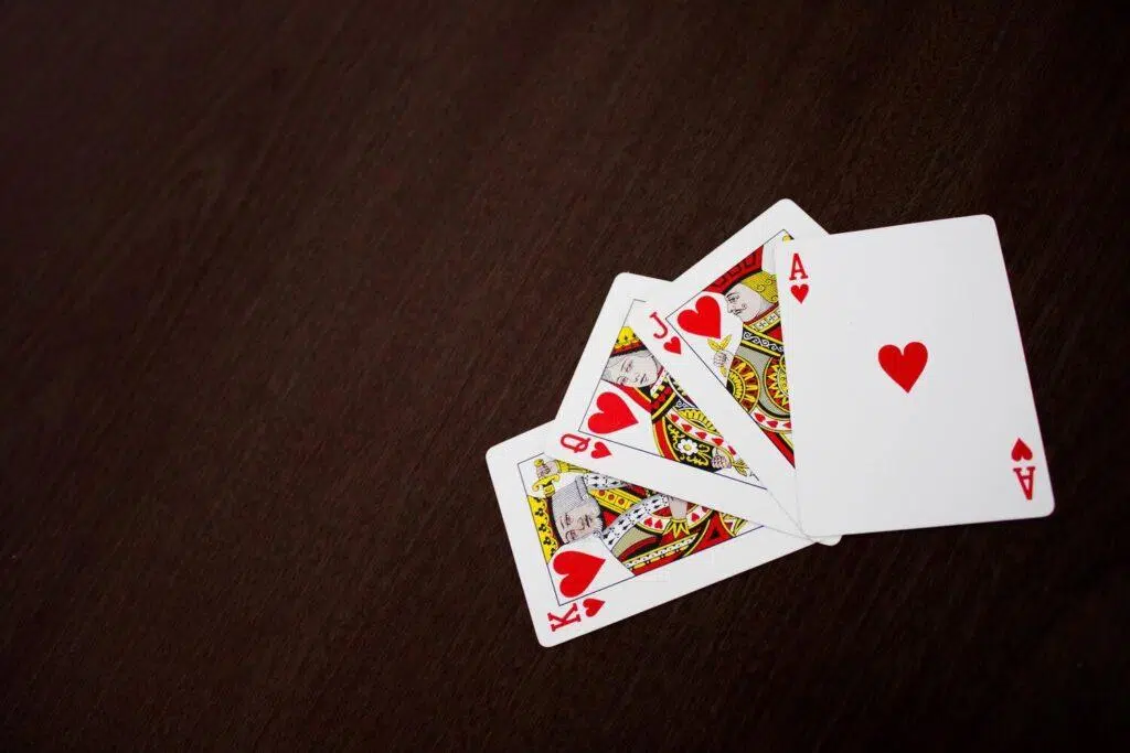 How To Become A Skilled Live Casino Player: Tips and Tricks