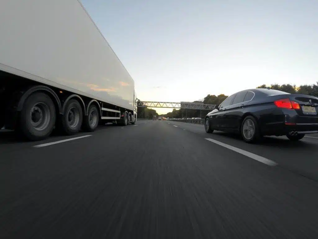 7 Key Tips For Avoiding A Car Accident On U.S. Roadways