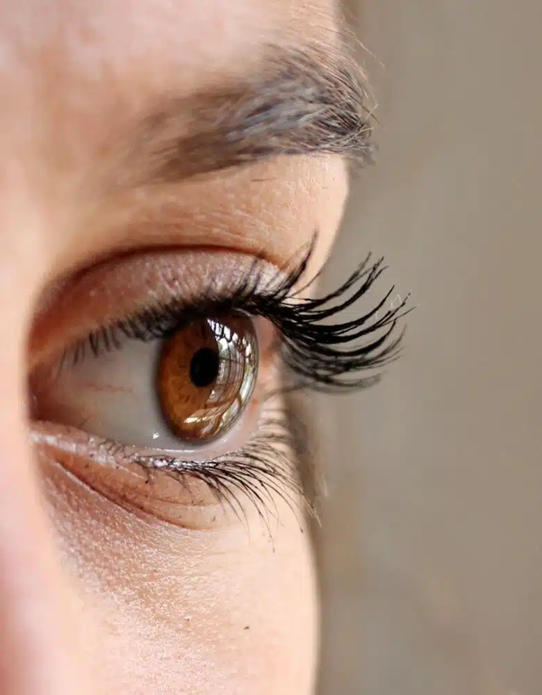 Achieve Luscious Lashes And Brows With Toplash Eyelash And Eyebrow Growth Serum