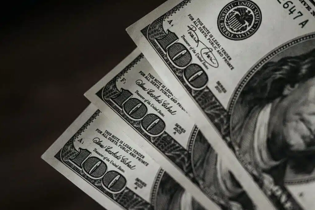 Balancing Acting And Part-Time Jobs: Tips For Financial Stability