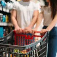 6 Essential Tips for Budget-Friendly Grocery Shopping with a Large Family