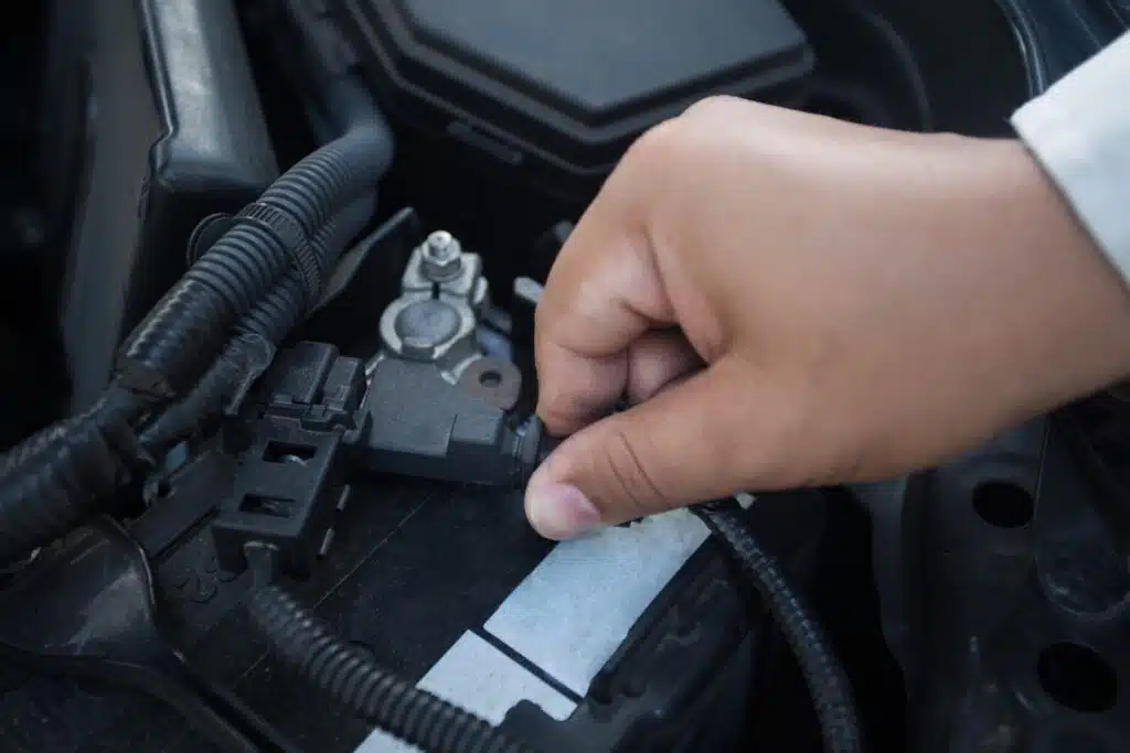 Battery Terminal Cleaning – Simple Cleaning for Pennies