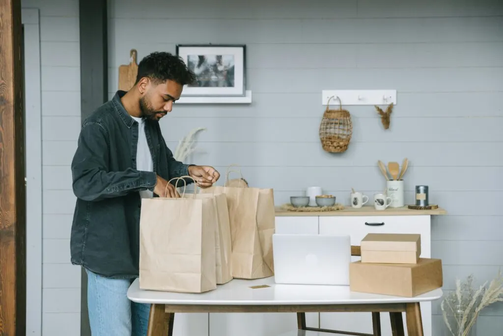 Shopping for home d&eacute;cor