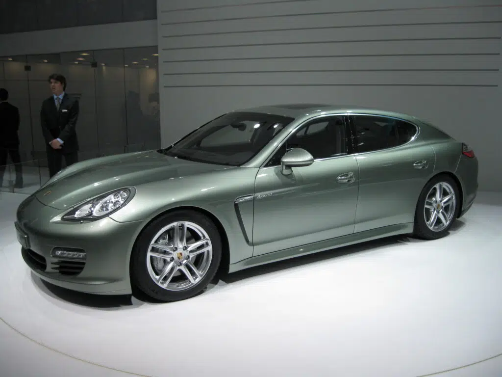 2. Porsche Panamera Turbo