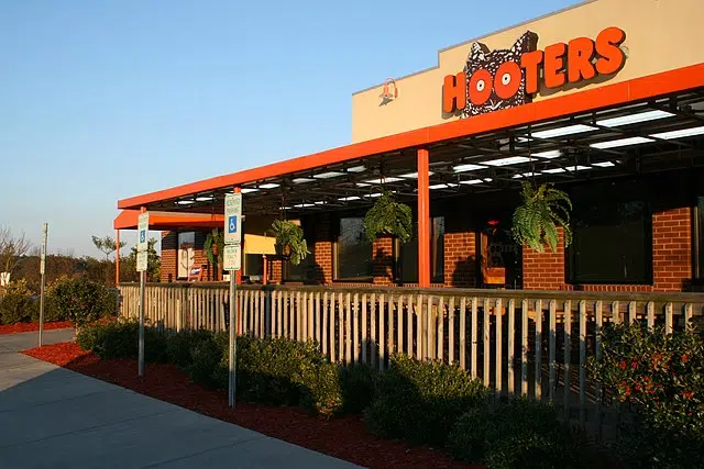 Hooters 