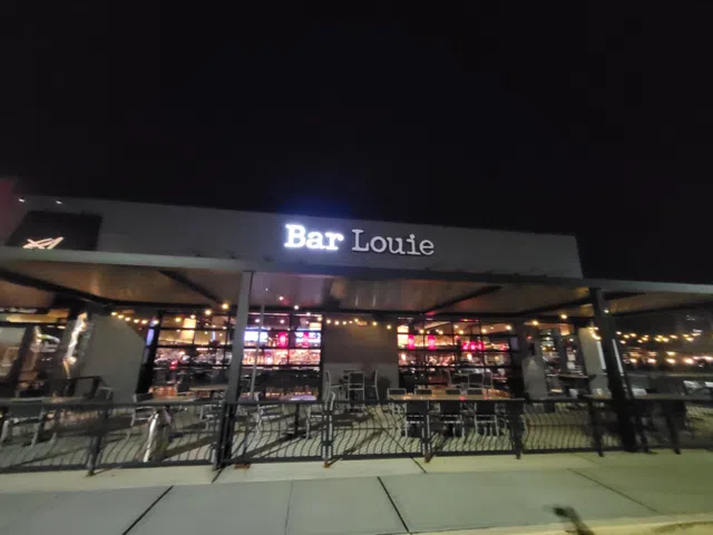 Bar Louie 