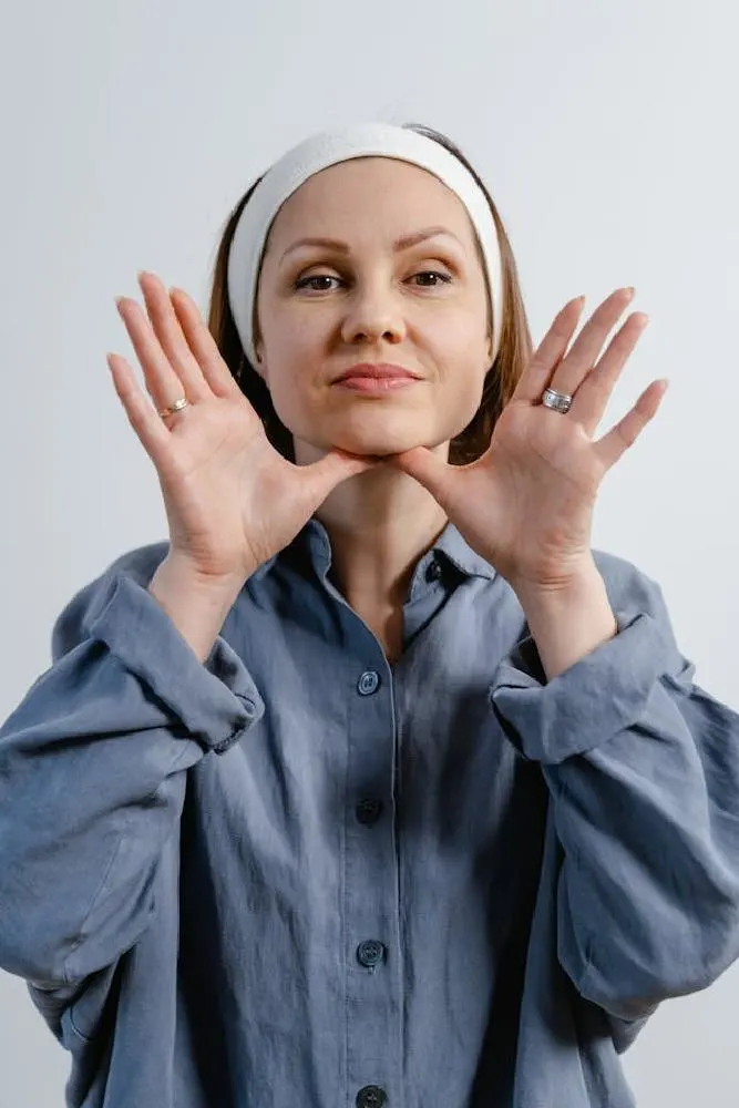 What&rsquo;s The Difference Between A Traditional And Endoscopic Face Lift? Unveiling Key Distinctions