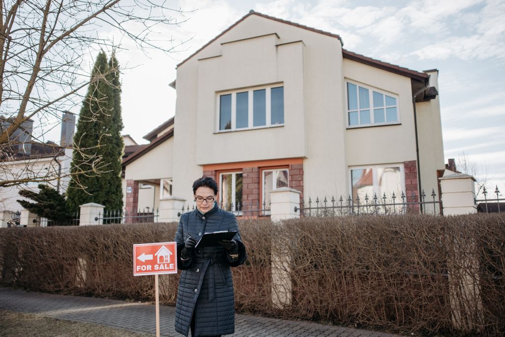 How To Sell Your House Fast During A Life Transition