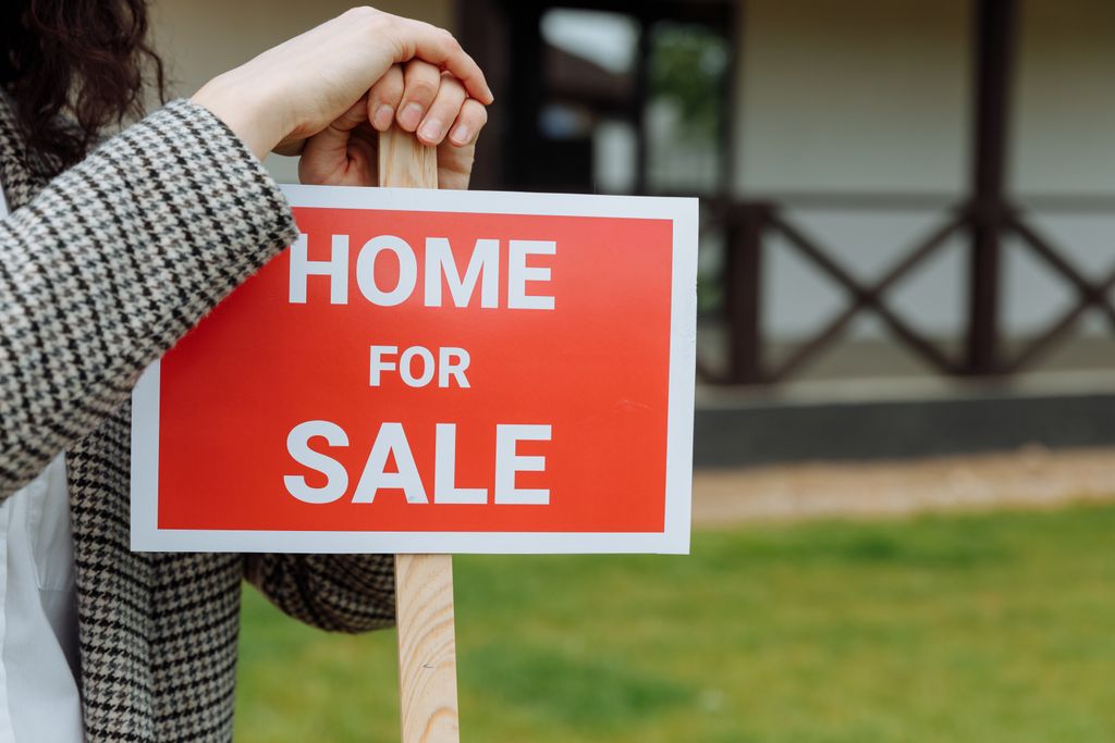 How To Sell Your House Fast During A Life Transition