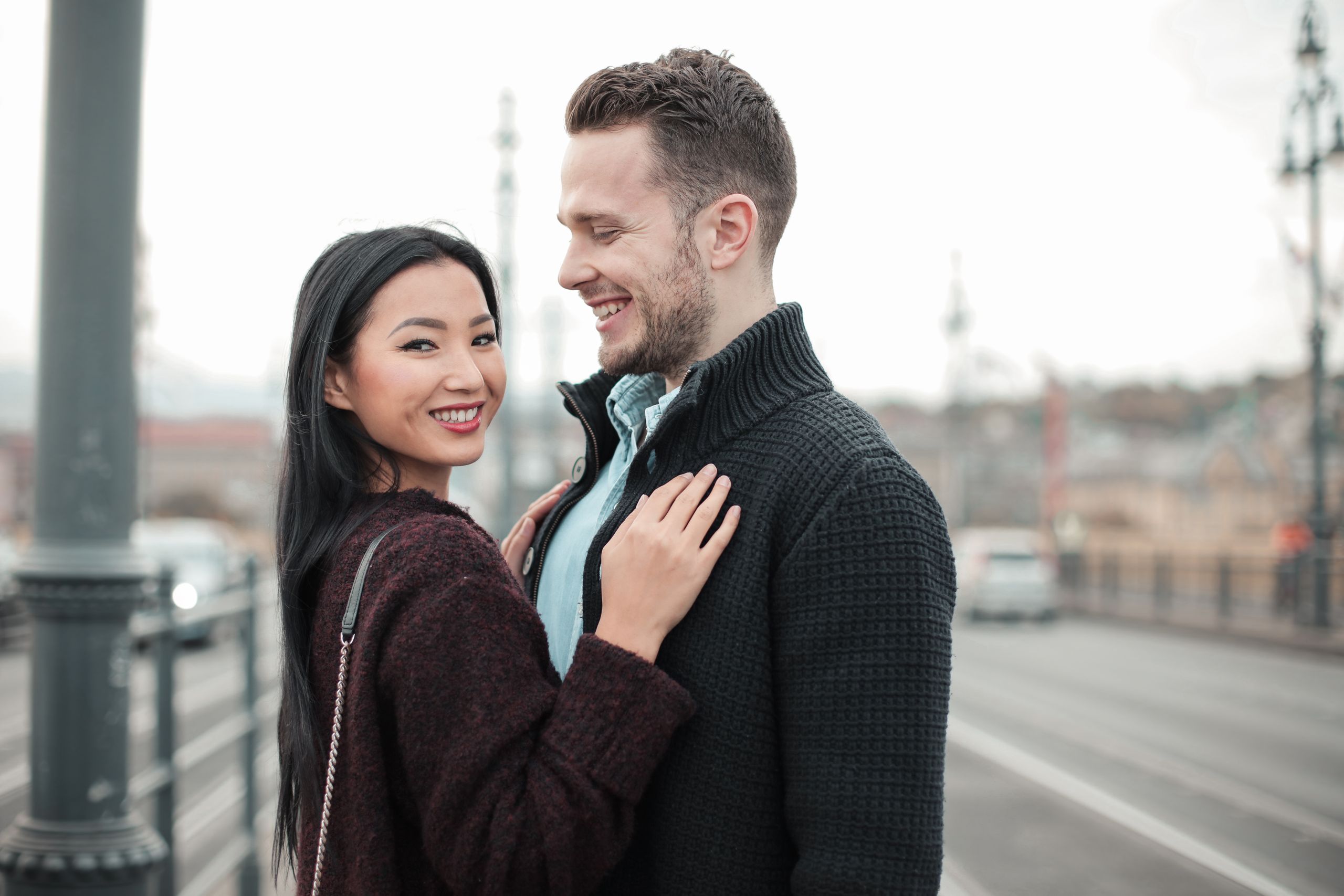 Common Communication Mistakes in International Dating and How to Avoid Them